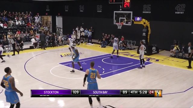 Travis Wear (23 points) Highlights vs. Stockton Kings