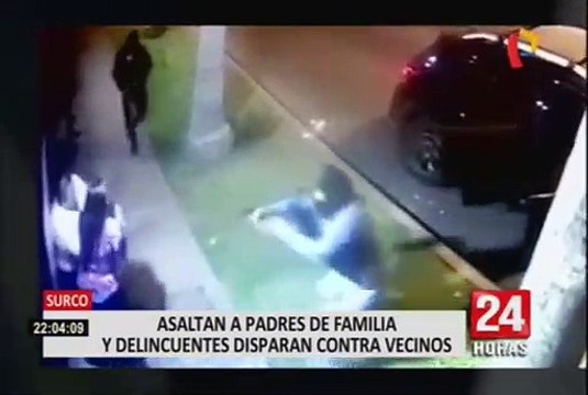 Surco: ladrones roban a transeúntes y disparan a casa de vecinos que intentan frustrar asalto