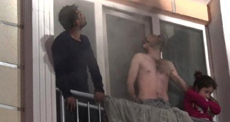 Yangında Üst Katlarda Mahsur Kalan 10 Kişiyi İtfaiye Kurtardı