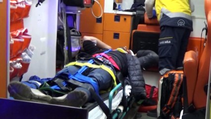 Düzensiz göçmenleri taşıyan minibüs devrildi: 15 yaralı - EDİRNE