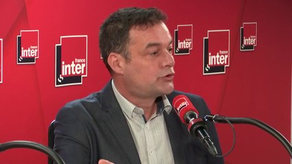 Pour les sans-abri, "aujourd'hui, on apporte des réponses temporaires à des situations d'urgence. Il faut inverser la logique" estime Christophe Robert de la Fondation Abbé Pierre