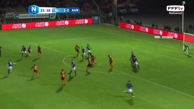 Belle frappe détournée par le gardien!