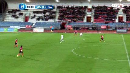 La frappe de Guillaume est captée par Guendouz.