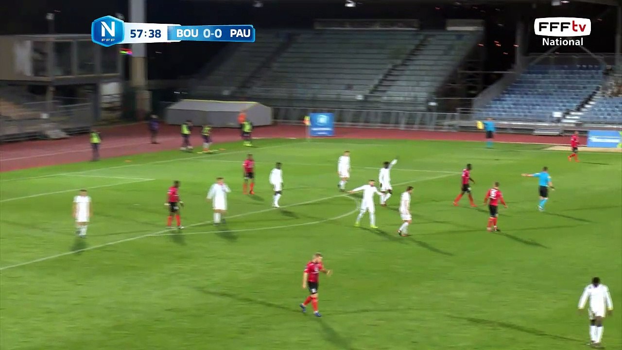 Ralenti sur la frappe de BOISGARD et le but hors jeu.