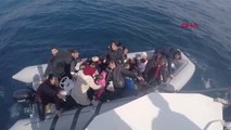 İzmir Çeşme de Sahil Güvenlikten Kaçak Göçmen Operasyonu