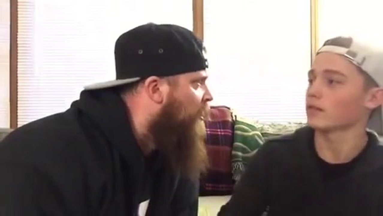 Adam Calhoun - Quand un petit branleur essaie de sortir avec ta fille VOSTFR