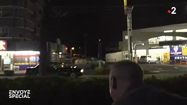 Regardez la réaction bouleversante de ce père qui voit une photo de son fils, kidnappé par son ex-femme - Vidéo