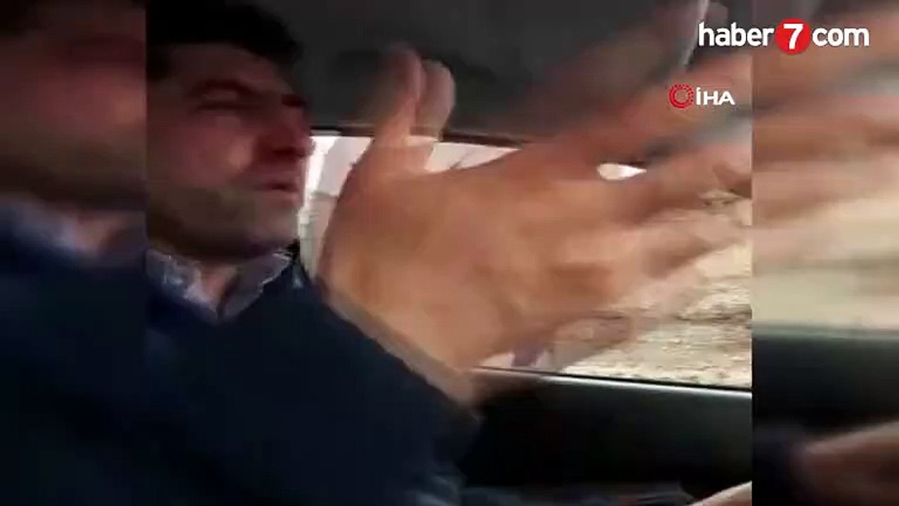 Taksiciden aracına binen Senegalli turiste şok sözler- Sen terörist misin- - Video 7