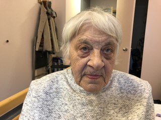 Camille, 92 ans, a tout perdu dans l'incendie et pointe un problème d'arrivée d'eau