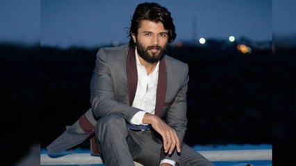 Why Is Vijay Devarakonda Admitted In Hospital? | Filmibeat Telugu