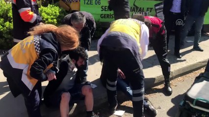 Maltepe'de otomobil ile dolmuş çarpıştı: 8 yaralı - İSTANBUL