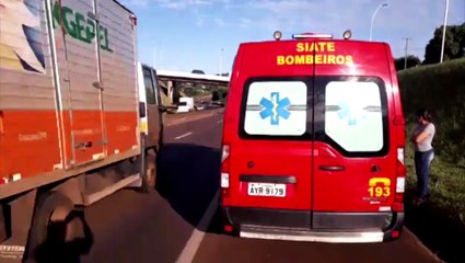Queda de moto deixa duas pessoas feridas  na PRc-467