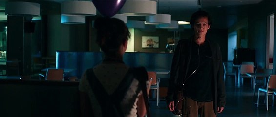 A UN METRO DA TE Film Clip -Party a sorpresa