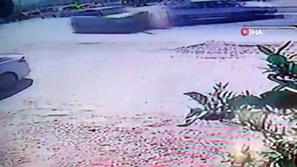 Torbalı'da 3 aracın karıştığı kazada can pazarı: 1'i ağır, 2 yaralı...Kaza anları kamerada