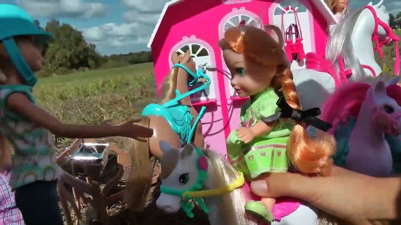 Équitation ! Elsa & Anna les tout - petits- Chevaux Stable