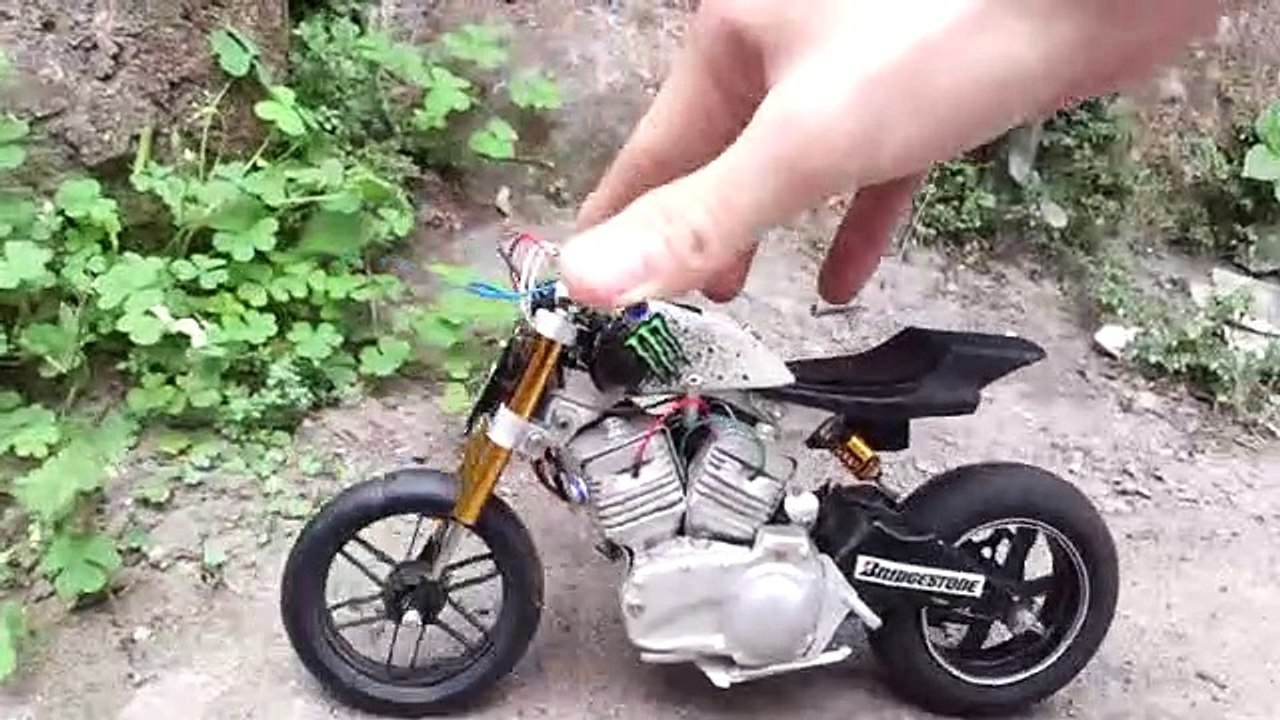 MOTORCYCLE = Miniature but true