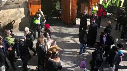 - Stockholm'de cuma namazı çıkışı ‘Dostluk Zinciri” oluşturuldu