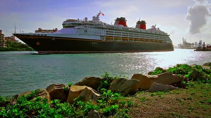 THE WRONG CRUISE - September 13 at 8/7c on Lifetime!