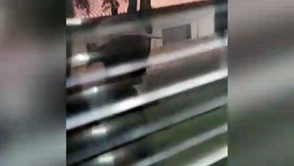 Médico é flagrado jogando paciência enquanto pacientes esperam