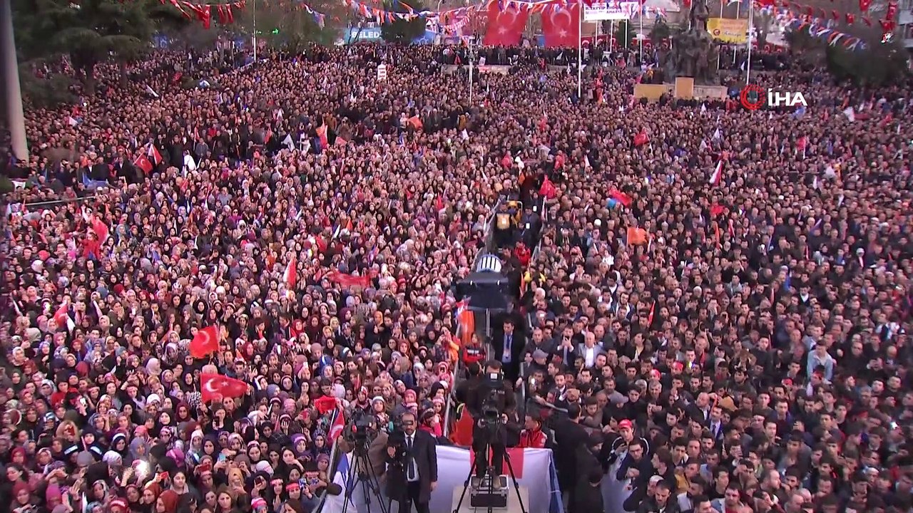 Cumhurbaşkanı Erdoğan: 'Teröristlerin eylemlerini işlerine geldiği gibi dünya kamuoyuna yansıtanlar, Batı’daki saldırıları görmezden geliyor'