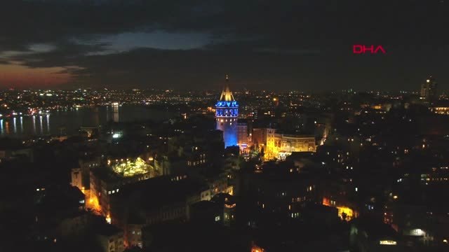 Dünya Su Gününde İstanbul'un Simgeleri Maviye Büründü 3