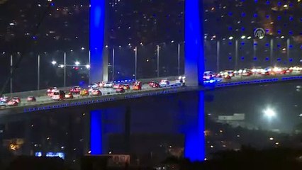 Kule ve köprüler maviye büründü - İSTANBUL