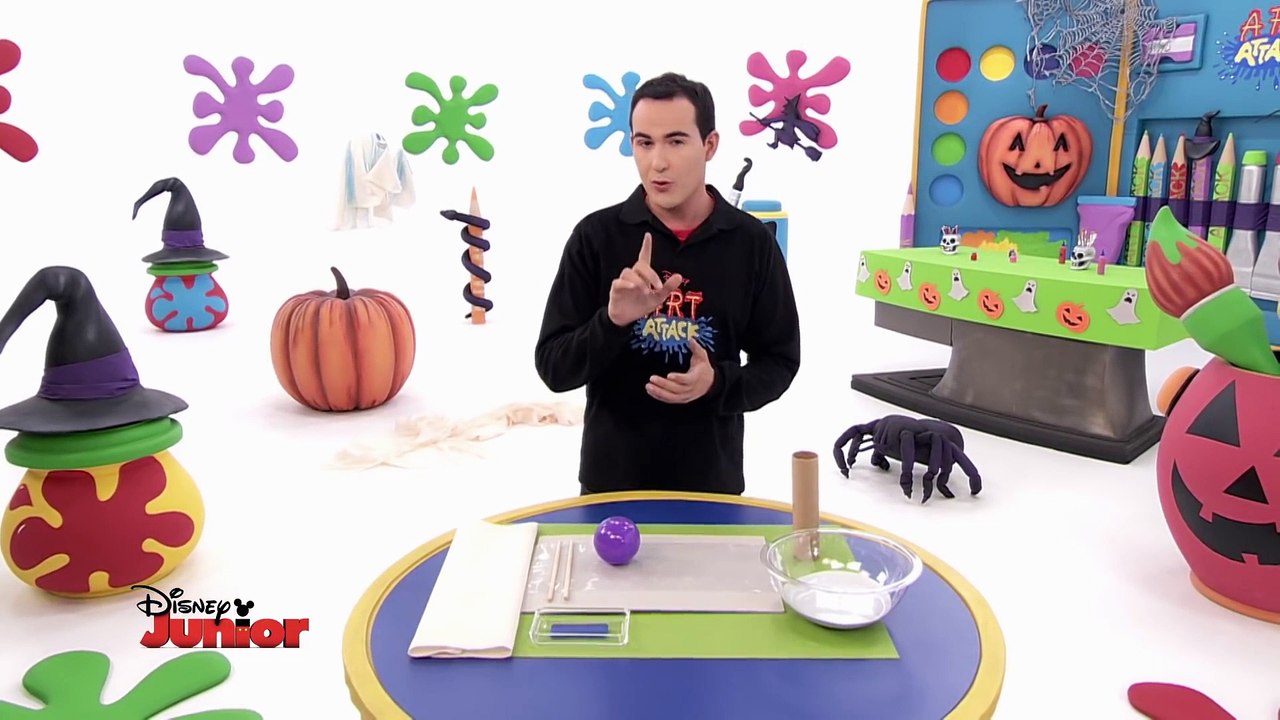Art Attack - Le Revenant Phosphorescent - Disney Junior - VF