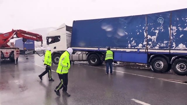 Ulaşıma kar ve tipi engeli - ERZİNCAN