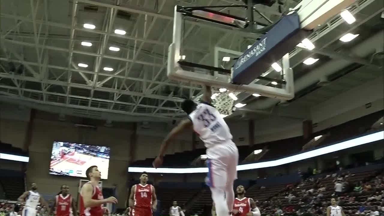 Chris Wright flies in for the alley-oop slam