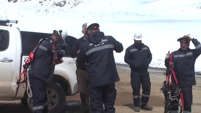 Vedaş Ekiplerinin Karlı Dağlardaki Zorlu Mesaisi