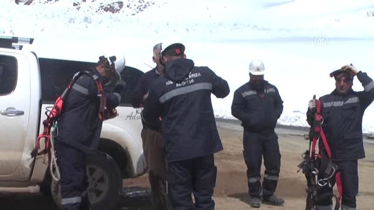 Vedaş Ekiplerinin Karlı Dağlardaki Zorlu Mesaisi