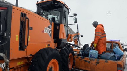 Kar nedeniyle 4 aydır kapalı olan yol ulaşıma açılıyor - ARDAHAN