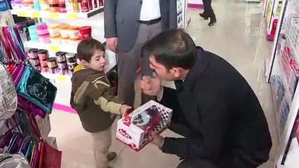 Bakan Kurum, esnaf ve vatandaşlarla sohbet etti - MUŞ