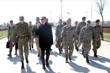 Hulusi Akar Sınırın Sıfır Noktasında