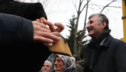 Alper Taş'tan yeni seçim şarkısı