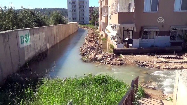 Mersin'de karların erimesi sonucu dere taştı