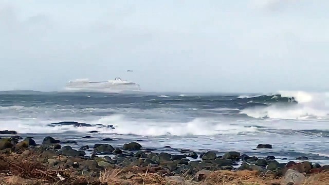 Les autorités norvégiennes sont en train d'évacuer par hélicoptères 1300 passagers d'un navire de croisière