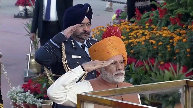 PM Narendra Modi pays tribute to Bhagat Singh, Sukhdev and Rajguru on Shaheed Diwas .