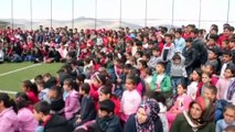 Suriyeli ve Türk öğrenciler için sirk gösterisi - BATMAN