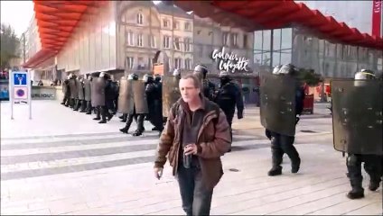 Metz : dernière charge des CRS, les gilets jaunes sont dispersés