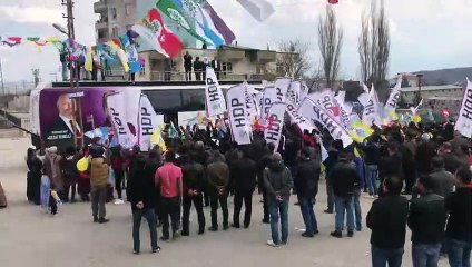 HDP’ye Diyarbakır 'da soğuk duş: Bayraklardan kalabalığı göremiyorum