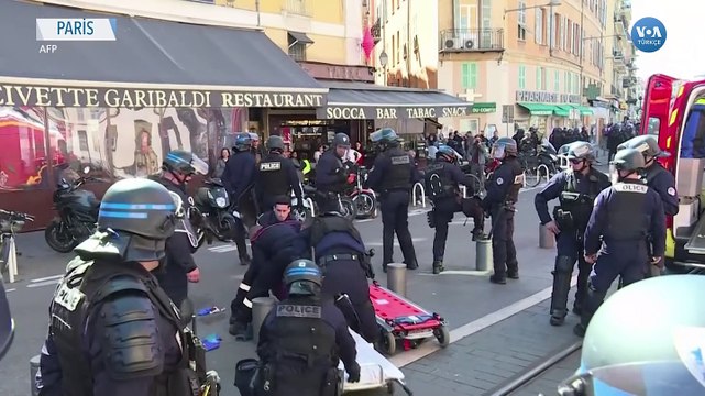 Sarı Yelekliler 19. Kez Hükümeti Protesto Etti