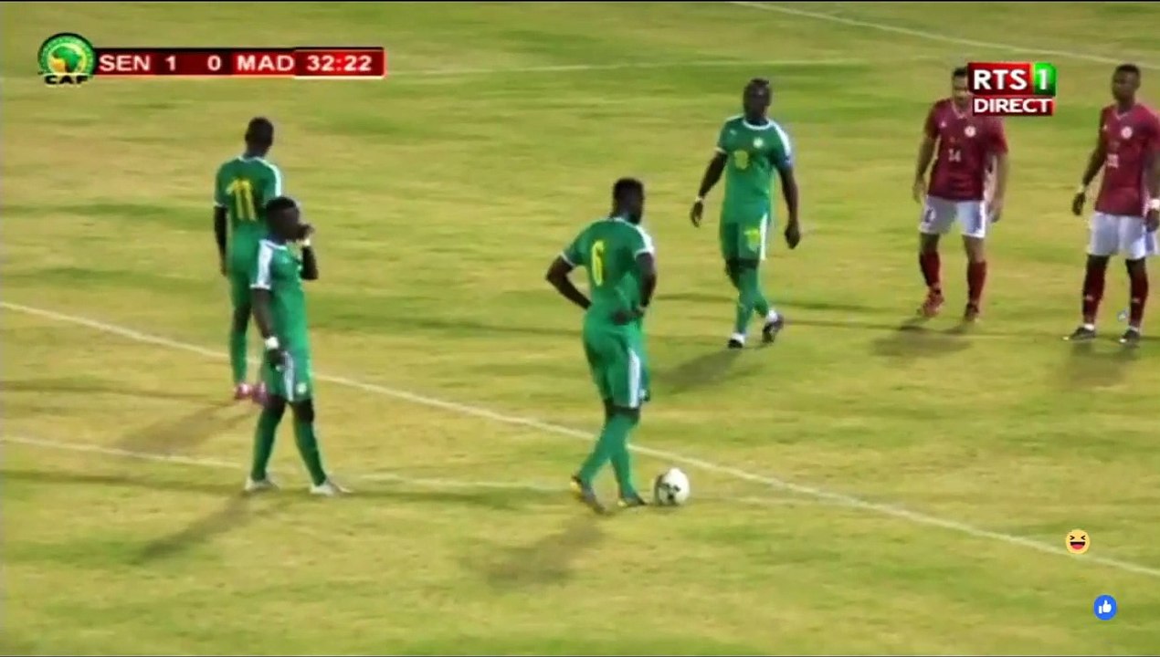 Sénégal 1-0 Madagascar : L'énorme coup-franc de Gana Gueye qui frappe la barre transversale !