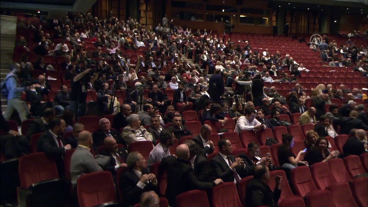 Galatasaray'da yönetim, mali yönden ibra edilirken, idari yönden ibra edilmedi - İSTANBUL