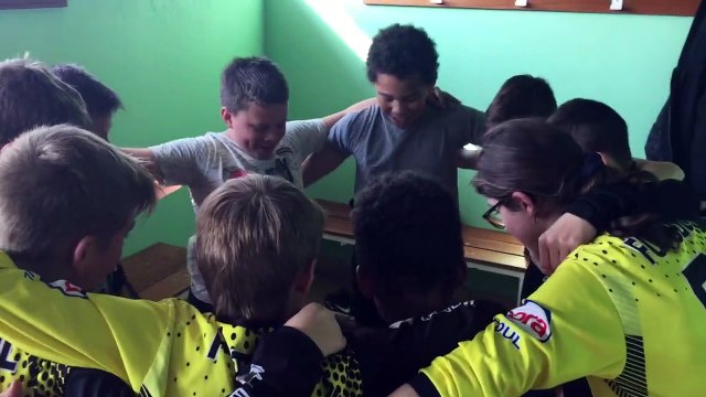 La célébration des U13 après la victoire contre la NGT3