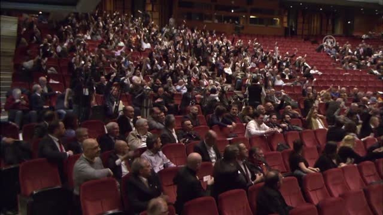 Galatasaray'da Yönetim, Mali Yönden İbra Edilirken, İdari Yönden İbra Edilmedi