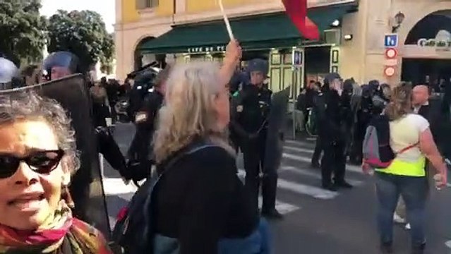 Geneviève Legay, militante blessée lors de la manifestation des gilets jaunes à Nice, juste avant la bousculade