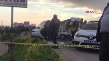 Şanlıurfa Minibüsten Ayrılan Römork Otomobile Çarptı Sürücü ve Eşi Öldü, 5 Çocuk Yaralı
