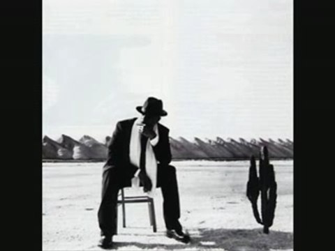 Oxmo Puccino Feat. Kool Shen - Un Flingue et des Roses