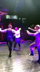 KKTC Başbakanı'ndan "erkek karşılama" performansı